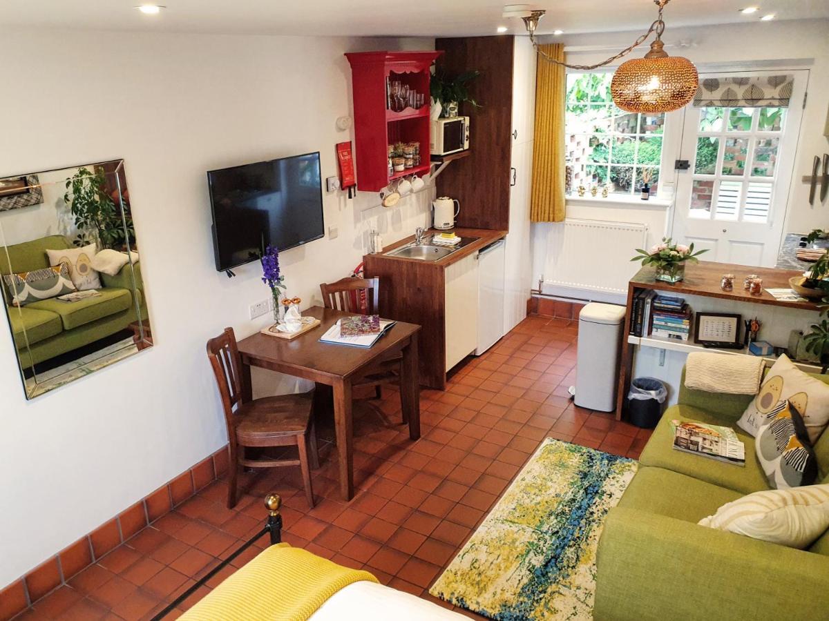 The Walnut, Meopham - A Private Retreat Rural Location Villa Buitenkant foto